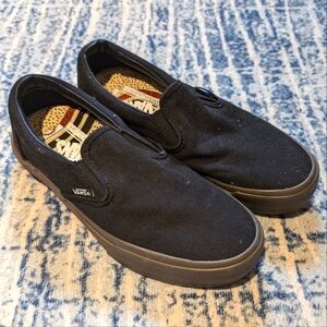 Black BMX Slip-on Vans with pop-cush